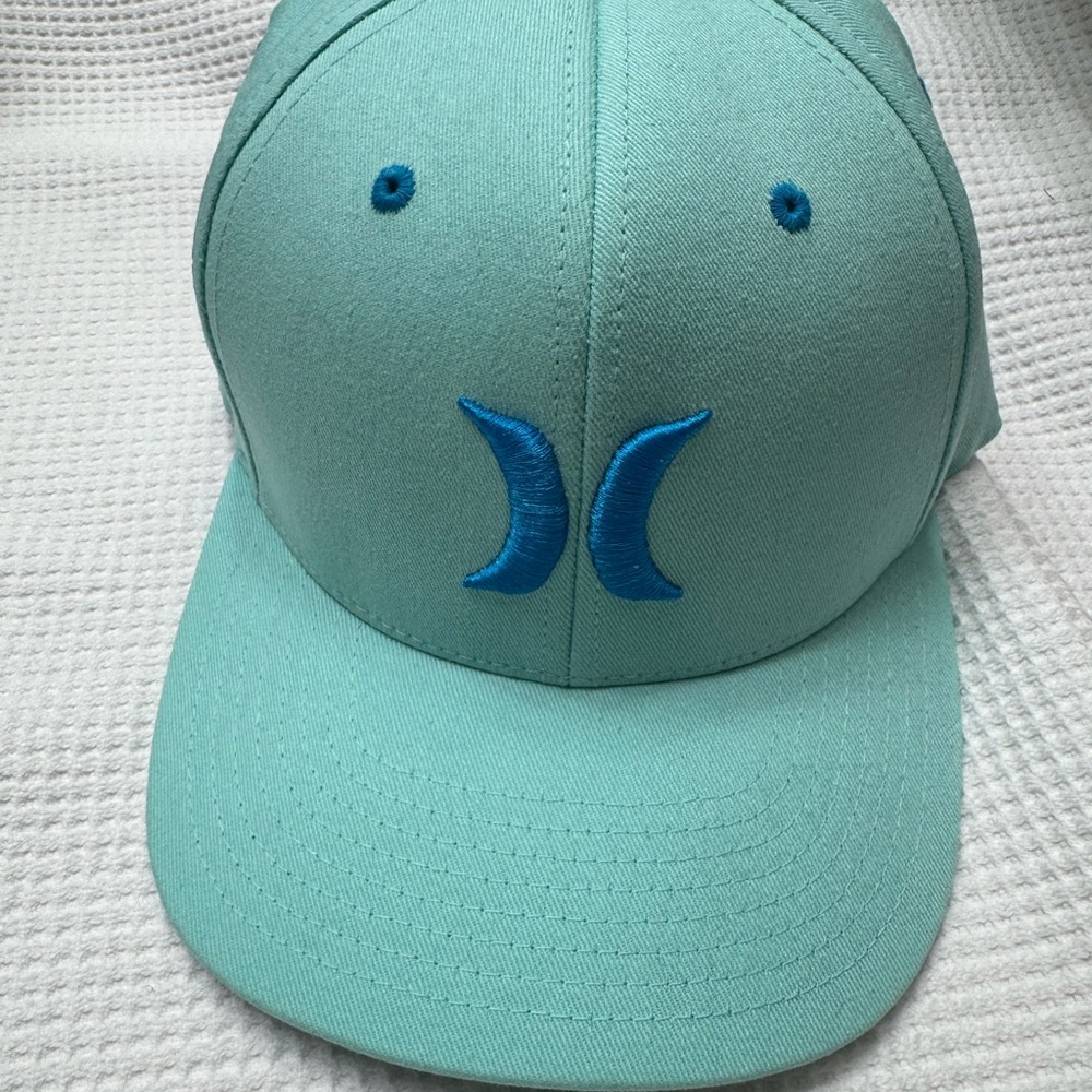 Hurley Teal Cap with Blue Logo flex fit S/M PRICE FIRM
